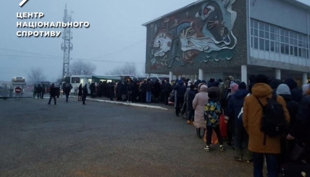 Окупанти масово завозять на Луганщину робочі кадри із відсталих регіонів РФ - Центр нацспротиву Окупанти масово завозять на Луганщину робочі кадри із відсталих регіонів РФ - Центр нацспротиву