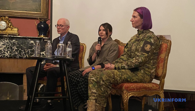 У посольстві Франції в Анкарі відбувся показ фільму та дискусія про українських жінок на війні У посольстві Франції в Анкарі відбувся показ фільму та дискусія про українських жінок на війні
