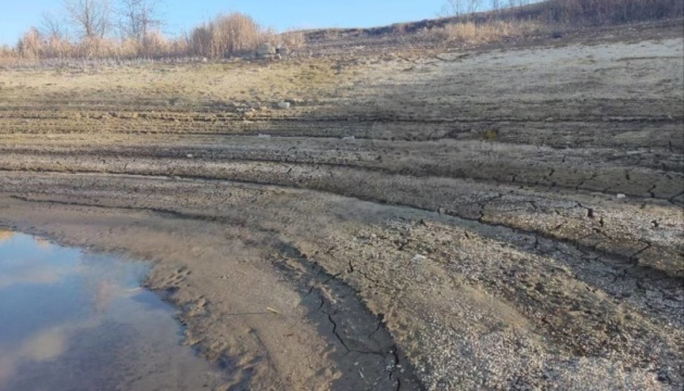Біля Маріуполя критично обміліло Кам'янське водосховище