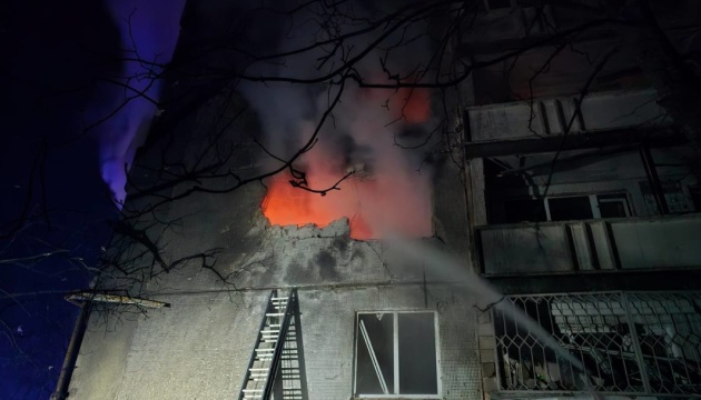 Атака дронів: у Харкові уламки пошкодили будинки, університет та оперний театр Атака дронів: у Харкові уламки пошкодили будинки, університет та оперний театр