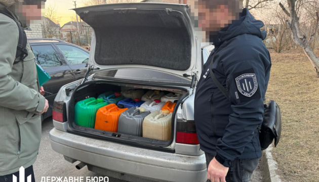 Вкрали пального на 1,2 мільйона: у військовій частині на Рівненщині викрили масштабні оборудки