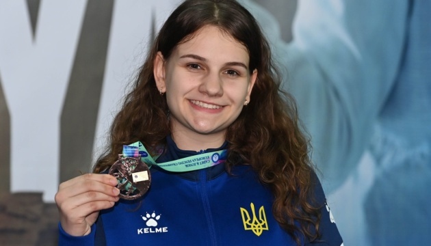 Рапіристка Крістіна Петрова здобула «бронзу» юніорського Євро Рапіристка Крістіна Петрова здобула «бронзу» юніорського Євро