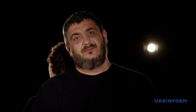 Водій-сапер «Буря» у проєкті «За спиною»: Пережив п’ять клінічних смертей за три тижні коми Водій-сапер «Буря» у проєкті «За спиною»: Пережив п’ять клінічних смертей за три тижні коми