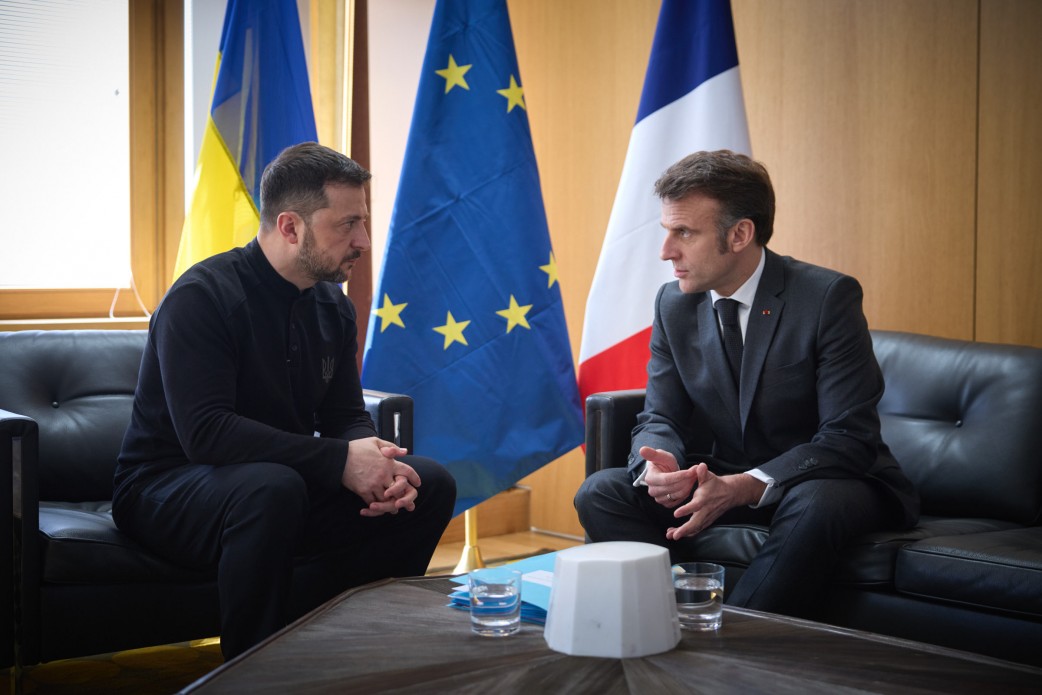 Президент України Володимир Зеленський та президентом Франції Еммануель Макрон Президент України Володимир Зеленський та президентом Франції Еммануель Макрон