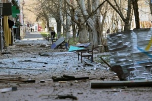 Guerre en Ukraine : Trois blessés dans une frappe aérienne russe sur la ville de Kherson 