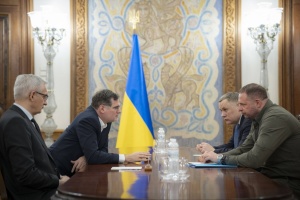 Єрмак розповів керівнику відомства канцлера ФРН про «червоні лінії» України