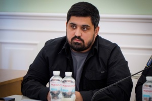 Ткаченко подав позов щодо призупинення розширення повноважень Кличка