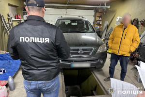 У Хмельницькому викрили схему продажу автомобілів, призначених для ЗСУ