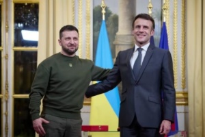 Emmanuel Macron recevra Volodymyr Zelensky demain soir à l’Élysée 