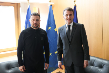 Selenskyj trifft Macron vor Gipfeltreffen der Koalition der Willigen in Paris