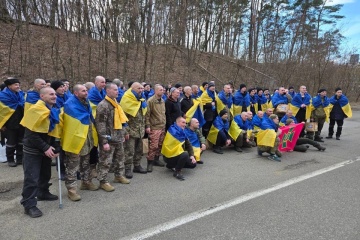 175 et 22 soldats ukrainiens libérés : l’un des plus grands échanges de prisonniers 