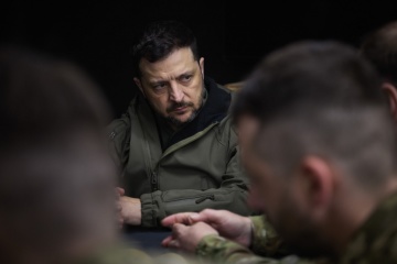 Zelensky visite le poste de commandement du groupe tactique de Pokrovsk