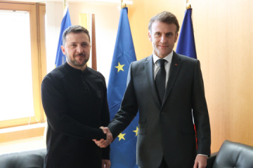 Emmanuel Macron annonce un nouveau programme d'aide militaire de 2 milliards d'euros pour l'Ukraine