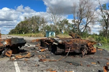 Zwei russische Kampfpanzer bei Pokrowsk zerstört