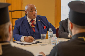 Ukrainian soldiers asking for weapons to protect country, not for U.S. money - Trump's spiritual advisor