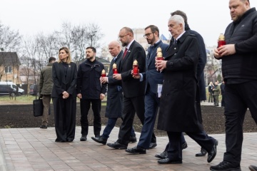 Przywódcy państwa w Buczy uczcili pamięć zmarłych