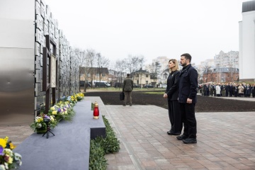 Staatsführung gedenkt Opfer von Massaker in Butscha