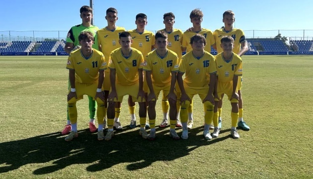 Футболісти збірної України U16 зіграють на Турнірі чотирьох націй у Румунії Футболісти збірної України U16 зіграють на Турнірі чотирьох націй у Румунії