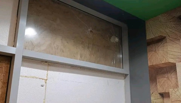 Війська РФ обстріляли Слов'янськ касетними зарядами, влучили в АЗС та автівки Війська РФ обстріляли Слов'янськ касетними зарядами, влучили в АЗС та автівки