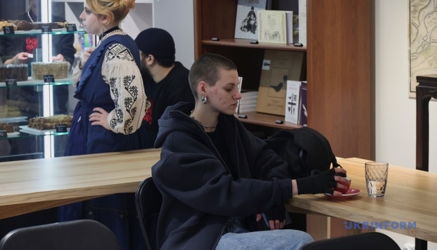 У Харкові відкрилася фірмова книгарня-каварня видавництва Олександра Савчука У Харкові відкрилася фірмова книгарня-каварня видавництва Олександра Савчука
