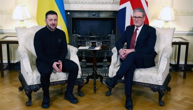 Zełenski i Starmer omówili kroki mające na celu zakończenie wojny i zagwarantowanie bezpieczeństwa
Zełenski i Starmer omówili kroki mające na celu zakończenie wojny i zagwarantowanie bezpieczeństwa