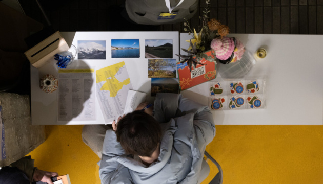 «Листи до вільного Криму»: у Києві за тиждень написали 214 листів політв'язням