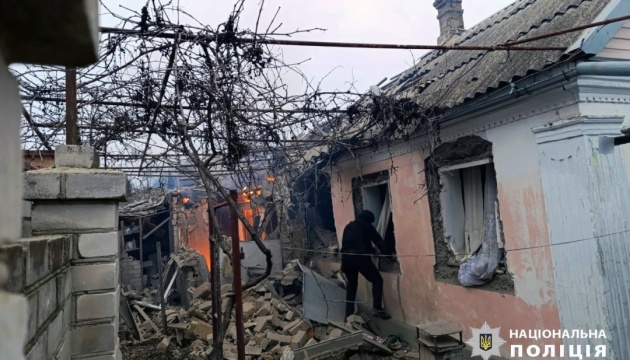 Обстріли Херсонщини: росіяни пошкодили житлові будинки, церкву та адмінбудівлю