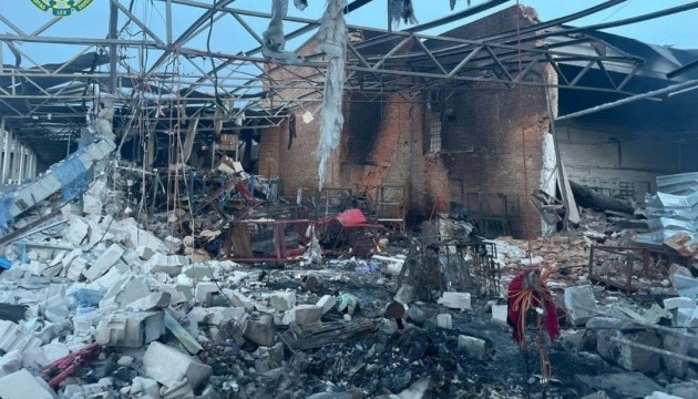 Російські військові вдарили «Шахедом» по цивільній інфструктурі в Сумах, є загиблий Російські військові вдарили «Шахедом» по цивільній інфструктурі в Сумах, є загиблий