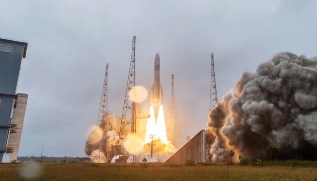 Франція запустила у космос новий супутник на тлі заяв Лекорню про розвіддані для України