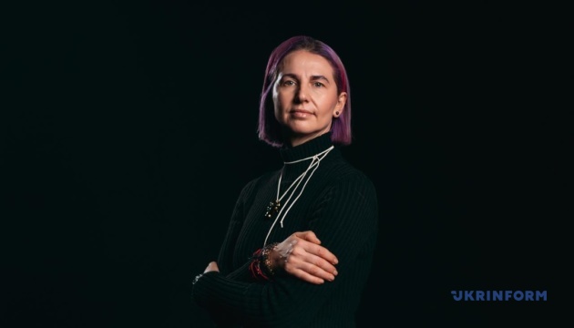 Бойова медикиня Олена Риж у проєкті «За спиною»: Найважчі втрати - ще попереду, тому треба берегти ресурс 