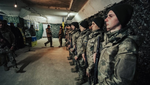«Контракт 18-24»: перші військовослужбовці склали присягу «Контракт 18-24»: перші військовослужбовці склали присягу