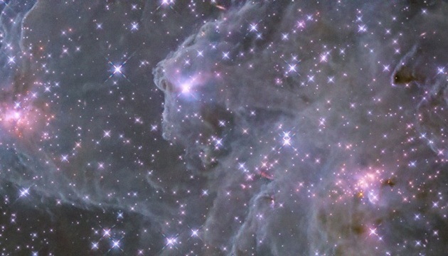 Hubble показав частину емісійної туманності у сузір’ї Єдиноріг Hubble показав частину емісійної туманності у сузір’ї Єдиноріг