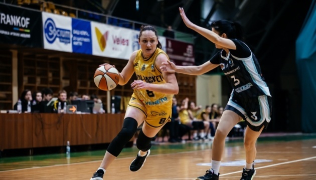 У понеділок пройдуть вирішальні матчі жіночого Кубка України з баскетболу У понеділок пройдуть вирішальні матчі жіночого Кубка України з баскетболу