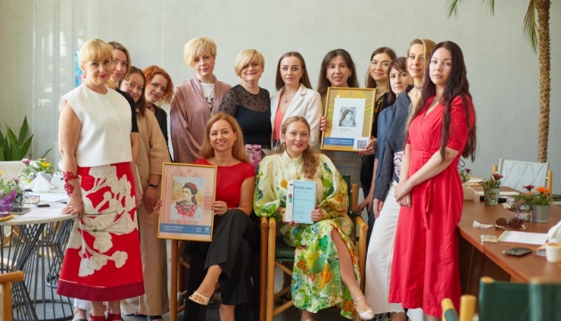 В Абу-Дабі відбувся захід, присвячений авторкам альманаху жіночої творчості «Перший вінок» В Абу-Дабі відбувся захід, присвячений авторкам альманаху жіночої творчості «Перший вінок»