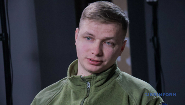 Служби капеланства очолюють колишні замполіти, а мають священники - військовий капелан Служби капеланства очолюють колишні замполіти, а мають священники - військовий капелан