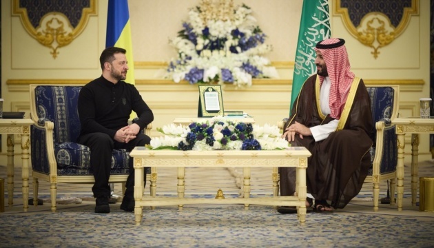 Le prince héritier Mohammed ben Salmane reçoit le président ukrainien, Volodymyr Zelensky en Arabie saoudite