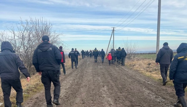 На Вінниччині розшукали зниклого трирічного хлопчика, якого всю ніч зігрівав пес На Вінниччині розшукали зниклого трирічного хлопчика, якого всю ніч зігрівав пес