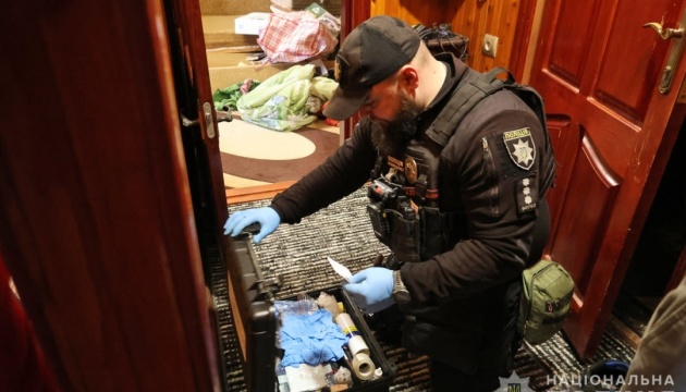 У Запоріжжі затримали чоловіка, який кинув страйкбольну гранату в патруль поліції і ТЦК У Запоріжжі затримали чоловіка, який кинув страйкбольну гранату в патруль поліції і ТЦК