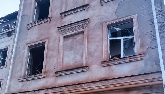 Унаслідок балістичного удару РФ пошкоджена будівля суду в Кривому Розі Унаслідок балістичного удару РФ пошкоджена будівля суду в Кривому Розі
