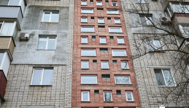 У Миколаєві за підтримки міжнародних донорів відновили після обстрілів 42 багатоквартирних будинки