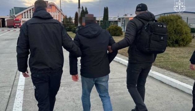 З Іспанії в Україну екстрадували столичного забудовника, який переховувався від слідства З Іспанії в Україну екстрадували столичного забудовника, який переховувався від слідства