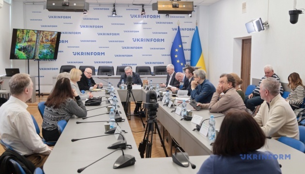 До 130-річчя Максима Рильського: презентація книги та публіцистичної стрічки До 130-річчя Максима Рильського: презентація книги та публіцистичної стрічки