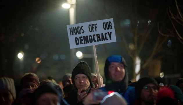 У Словаччині тисячі людей протестували через проросійську політику Фіцо