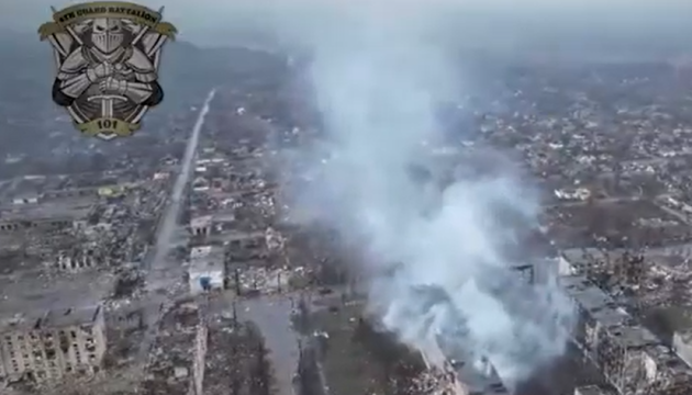 Бої за Торецьк: Сили оборони заклали вибухівку й висадили в повітря штурмовиків РФ Бої за Торецьк: Сили оборони заклали вибухівку й висадили в повітря штурмовиків РФ