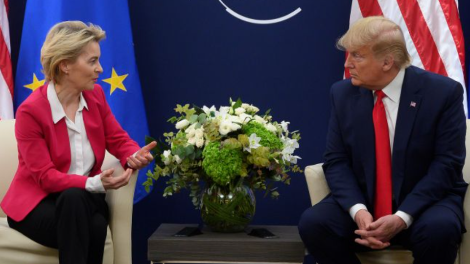 Глава Єврокомісії Урсула фон дер Ляєн та президент США Дональд Трамп Глава Єврокомісії Урсула фон дер Ляєн та президент США Дональд Трамп