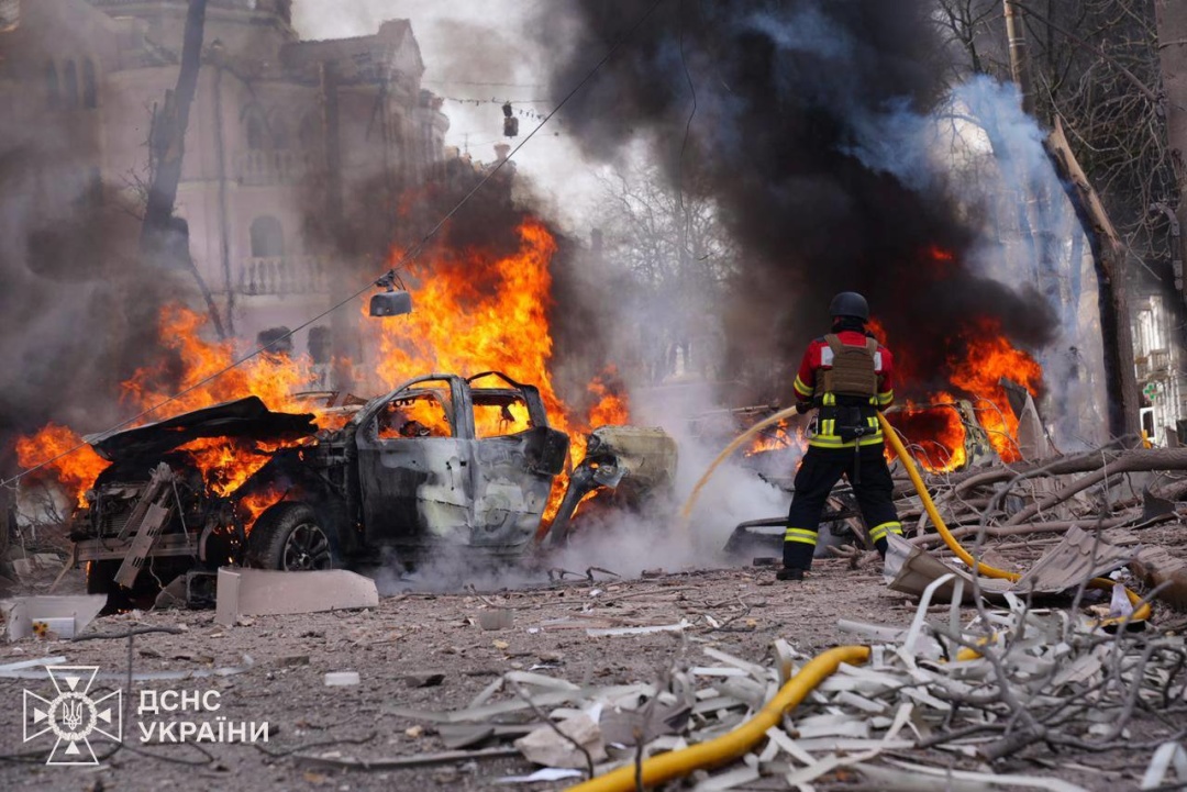 РФ завдала ракетного удару по центральній частині міста Суми. 13 квітня 2025 року РФ завдала ракетного удару по центральній частині міста Суми. 13 квітня 2025 року