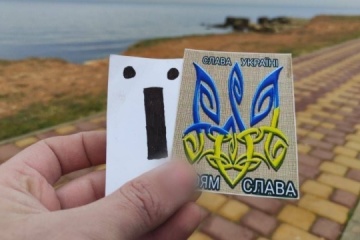 Activists distribute symbols of resistance across five cities in Crimea
