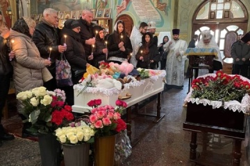 In Krywyj Rih nimmt man Abschied von Opfern russischen Angriffs vom 4. April