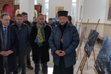 Belgian PM moved to tears in Bucha after viewing photos of atrocities committed by Russian forces