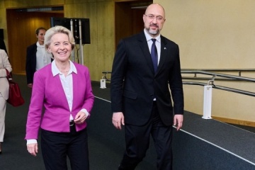 Meeting between Ukrainian PM and European Commission President begins